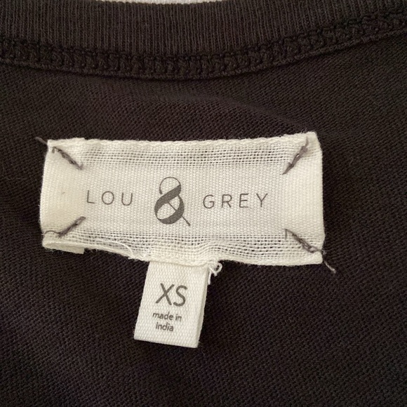 Adorable Lou Grey soft tie, Bell sleeve top boat neckline ,cute ties on sleeves - Picture 3 of 3